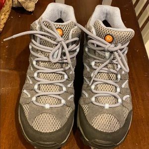 Merrell Women’s Moab 2 Mid Waterproof Hiking Boots